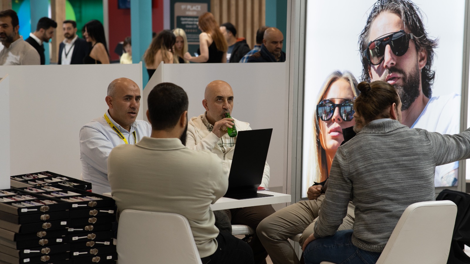 2023 Silmo Fuarı || Anatolia Ventures Optik | Erkek Gözlüğü Üretim, Kadın Gözlüğü Üretim, Çocuk Gözlüğü Üretim, Kolej Gözlüğü Üretim, Okuma Gözlüğü Üretim, Unisex Gözlüğü Üretim, Güneş Gözlüğü Üretim , Köprül Gözlüğü Üretim,  Erkek Gözlüğü, Kadın Gözlüğü, Çocuk Gözlüğü, Kolej Gözlüğü, Okuma Gözlüğü, Unisex Gözlüğü, Güneş Gözlüğü, Frenk Gözlüğü, Frenk Metal Gözlüğü, Frenk Okuma Gözlüğü, Frenk Güneş Gözlüğü, Köprül Gözlüğü
